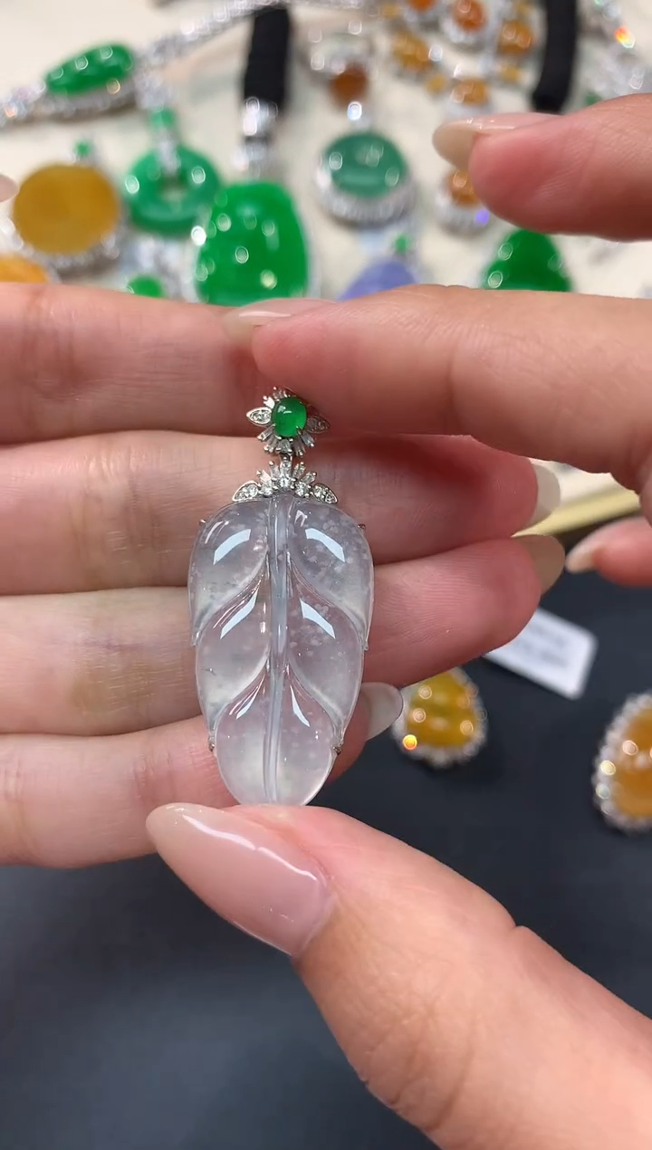 【闪购商品】翡翠吊坠(不含链)18K金镶嵌吊坠A377|11800