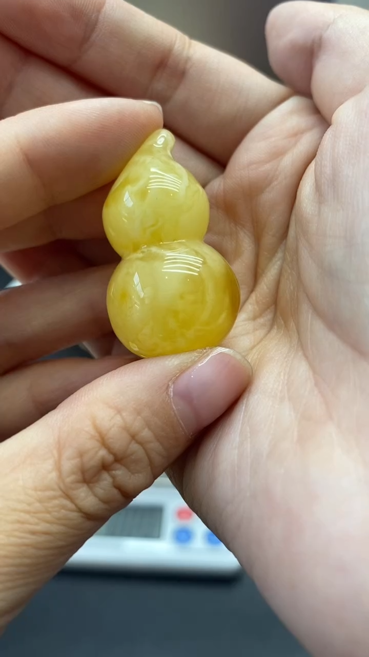 琥珀未镶嵌珠宝奇石2531瑕疵品