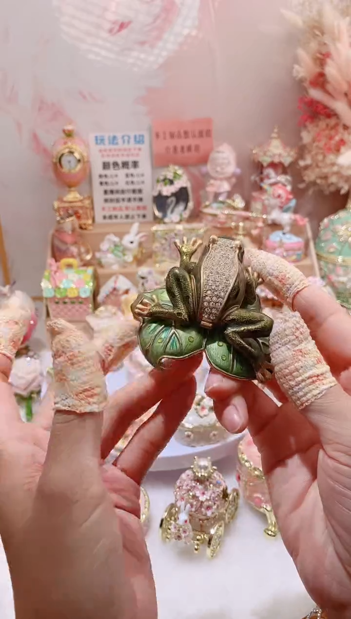 珐琅彩首饰盒摆件