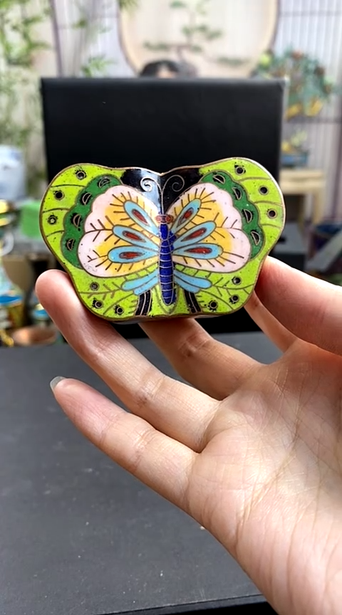 【闪购商品】非遗技艺 景泰蓝粉盒蝴蝶（微瑕）