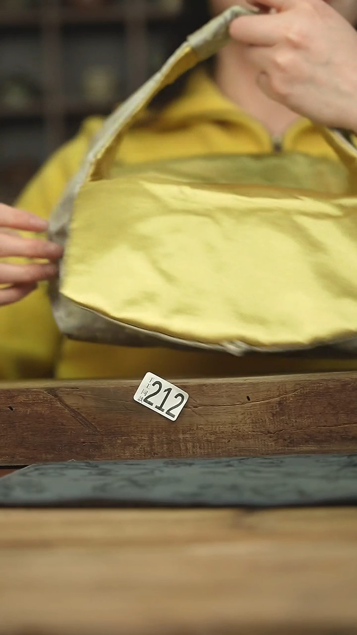 福利！！不顾一切落单！！织锦缠枝莲大茶事包