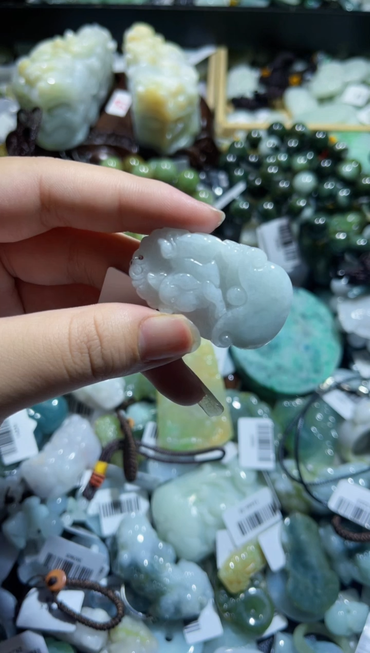 【闪购商品】翡翠未镶嵌颈饰00000169