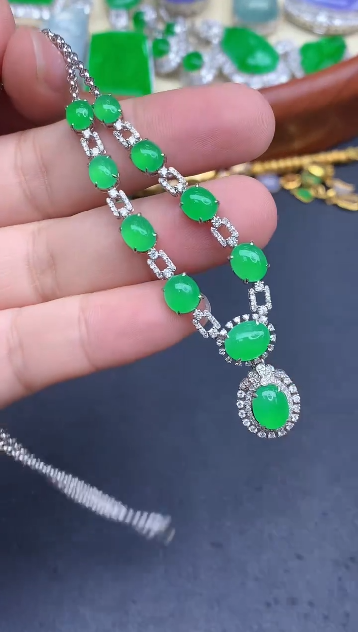 颈饰18K金镶嵌翡翠615-中国好珍宝