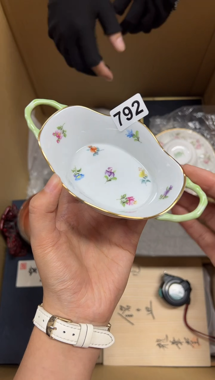 瓷片J****辣+792中古商品谨慎参拍