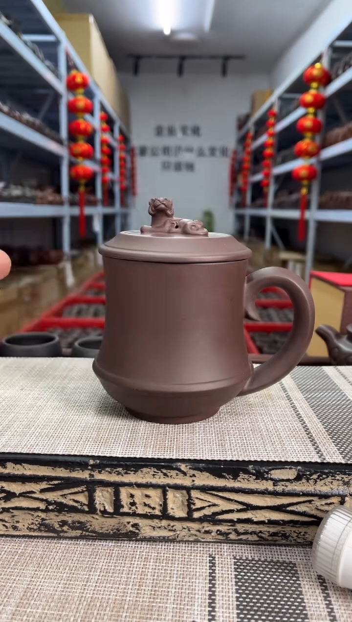 【闪购商品】紫砂茶杯紫泥光素卧虎藏龙带茶隔盖杯