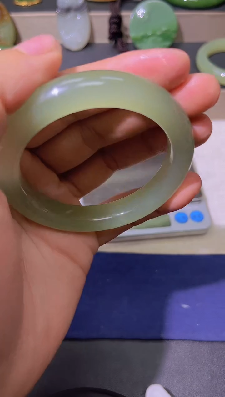 【闪购商品】和田玉手镯未镶嵌手镯