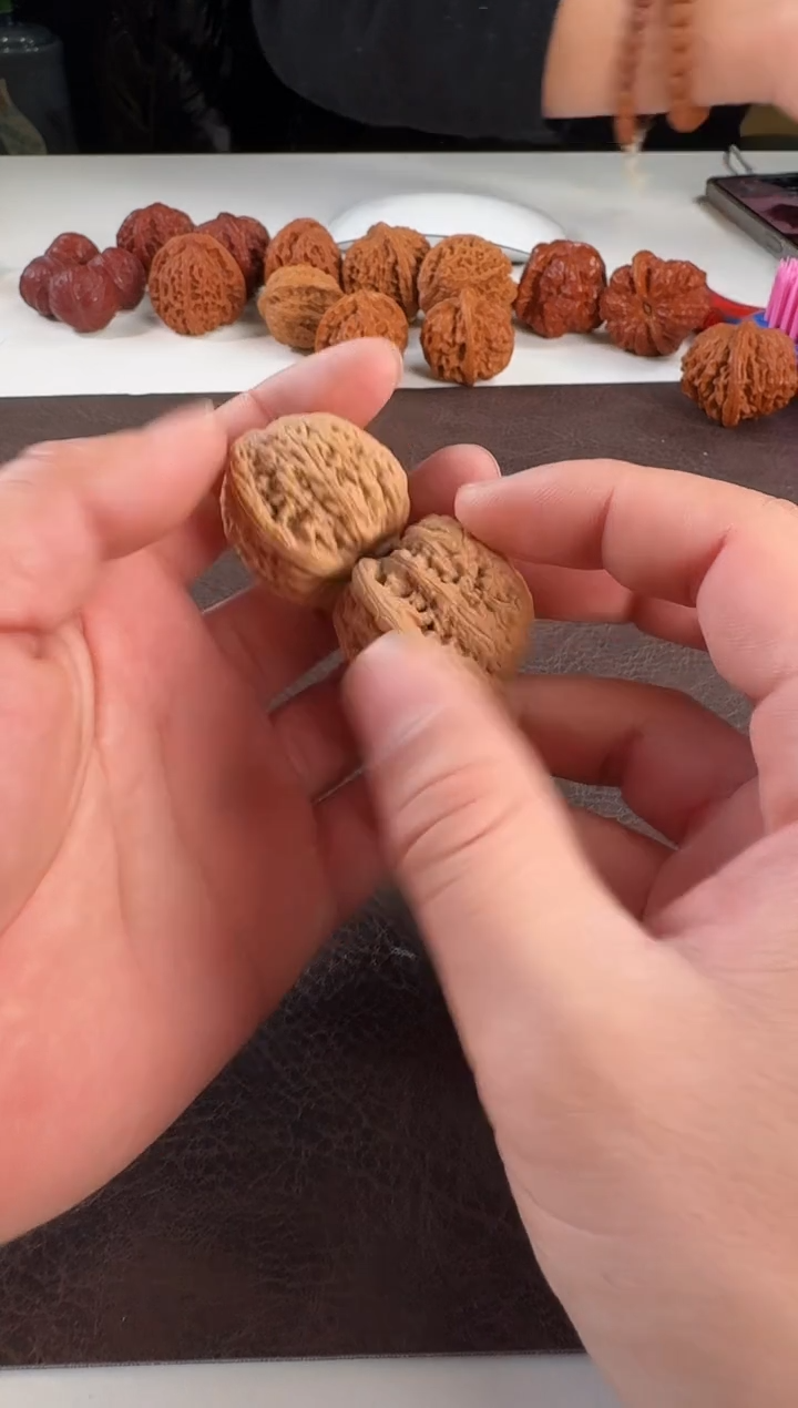 【闪购商品】文玩核桃把件-红宝石-33-35mm