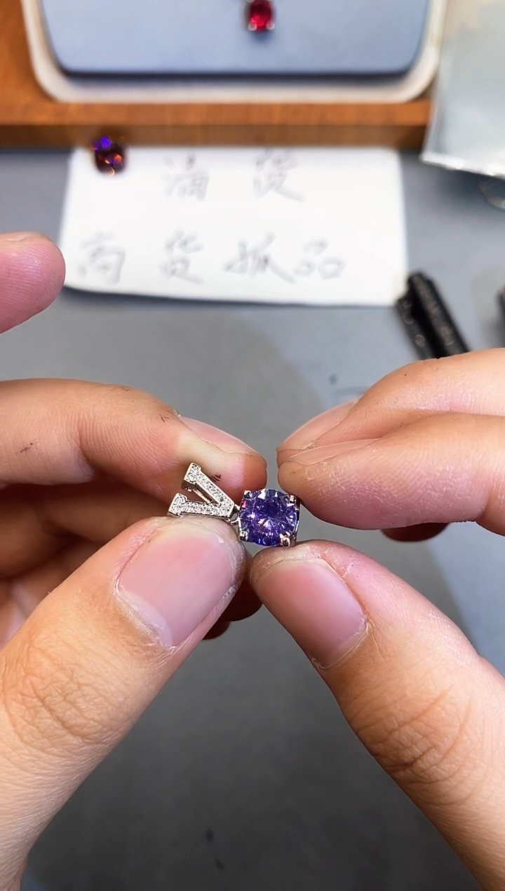 【闪购商品】合金石英质玉珠宝奇石1