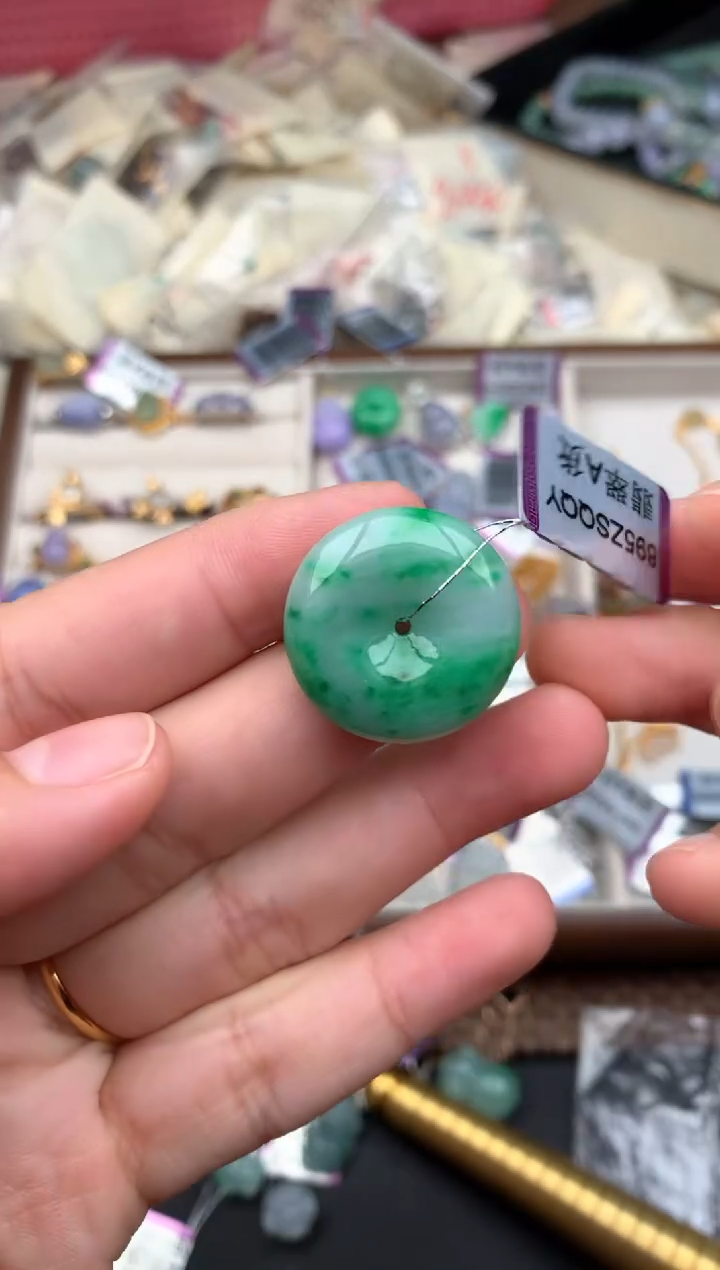 未镶嵌挂件翡翠一