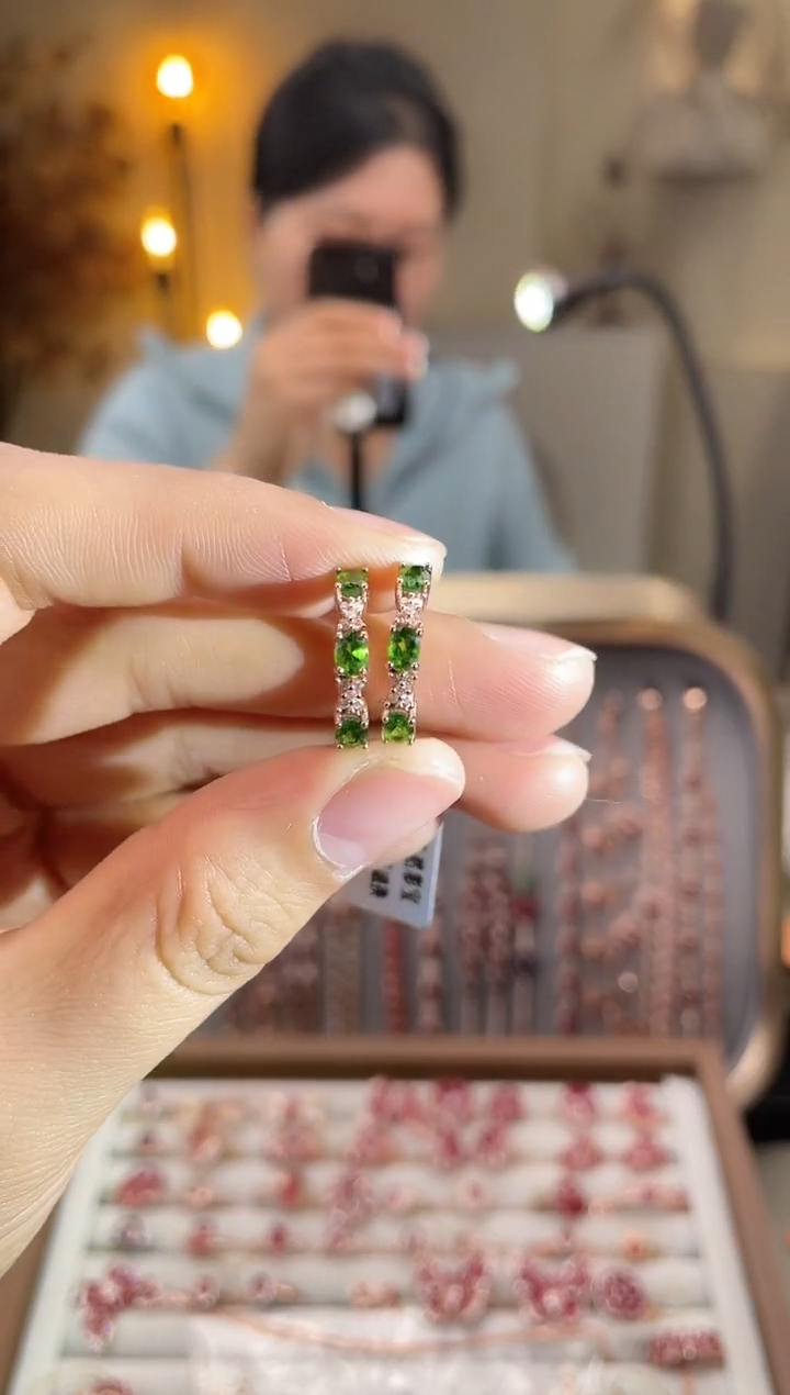 银S925镶嵌透辉石耳饰耳饰