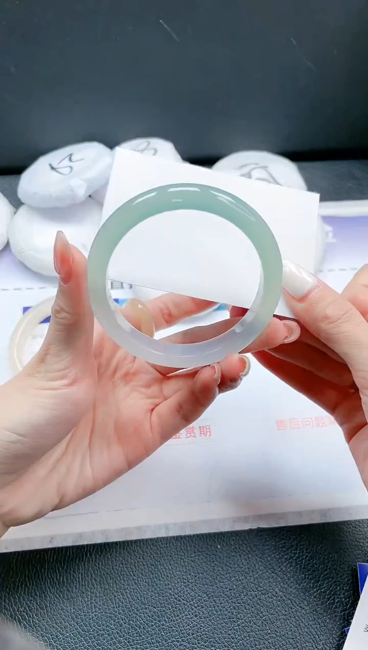 【闪购商品】石英质玉手镯未镶嵌16J343-58