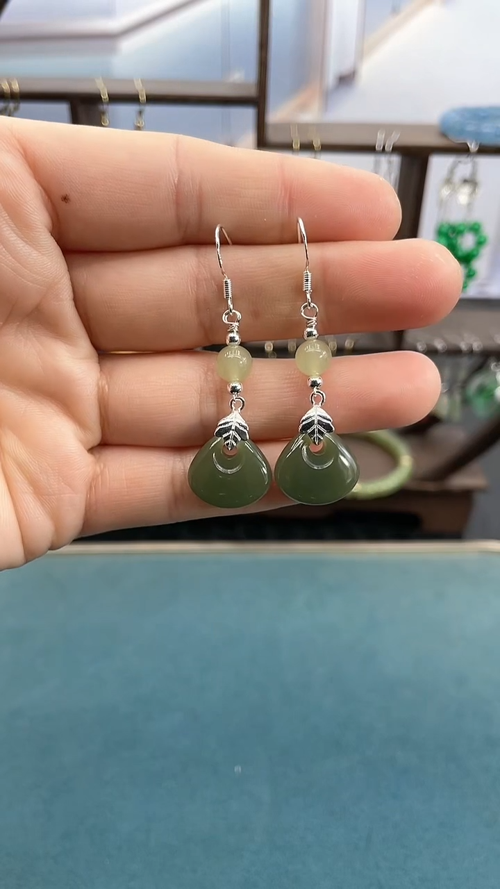 银S925镶嵌和田玉耳饰和田水滴耳钩