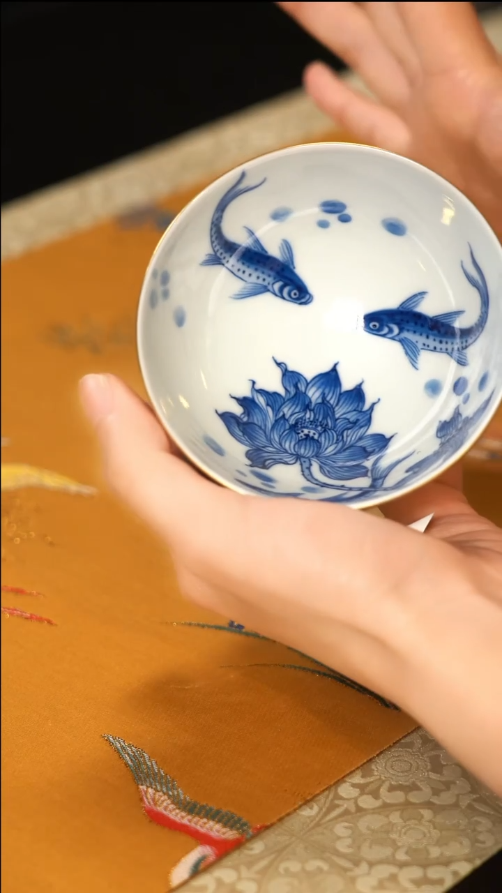 L良朋福利玫瑰红内绘荷花鱼鸡心杯