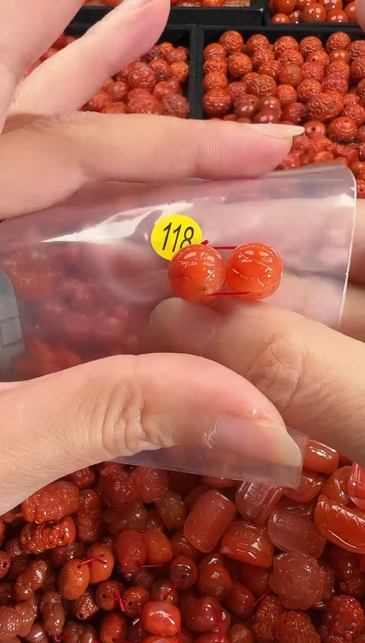 颈饰未镶嵌南红玛瑙1