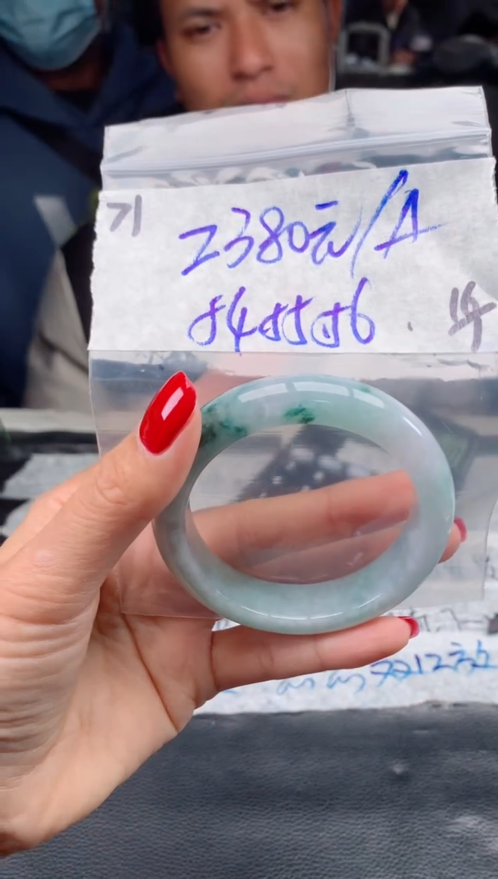 【闪购商品】定制翡翠未镶嵌71毛货需精细抛光手镯多样性拍一发一