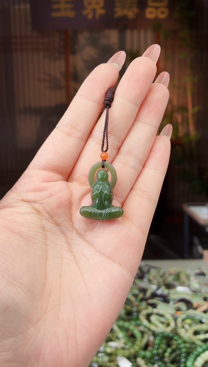 和田玉未镶嵌颈饰拍一发一