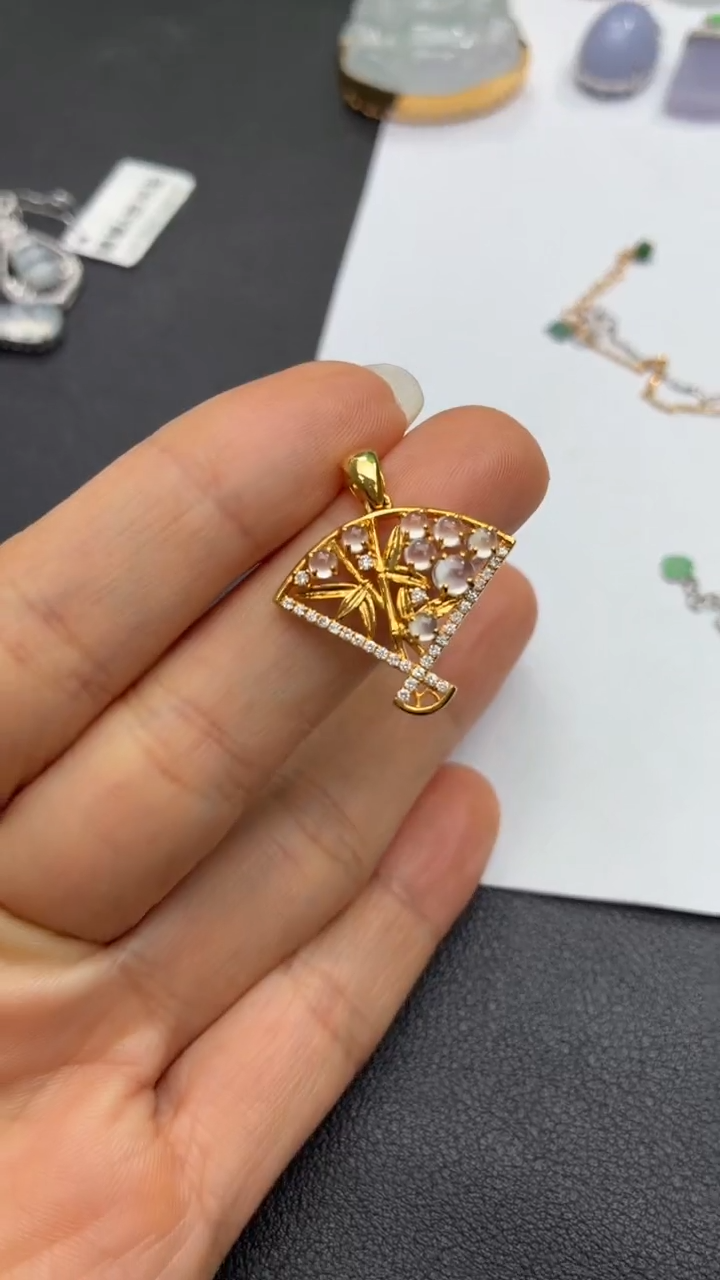 颈饰18K金镶嵌翡翠天然翡翠A货