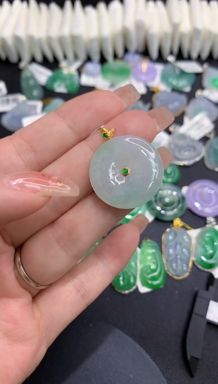 吊坠(不含链)18K金镶嵌翡翠111111111111111111