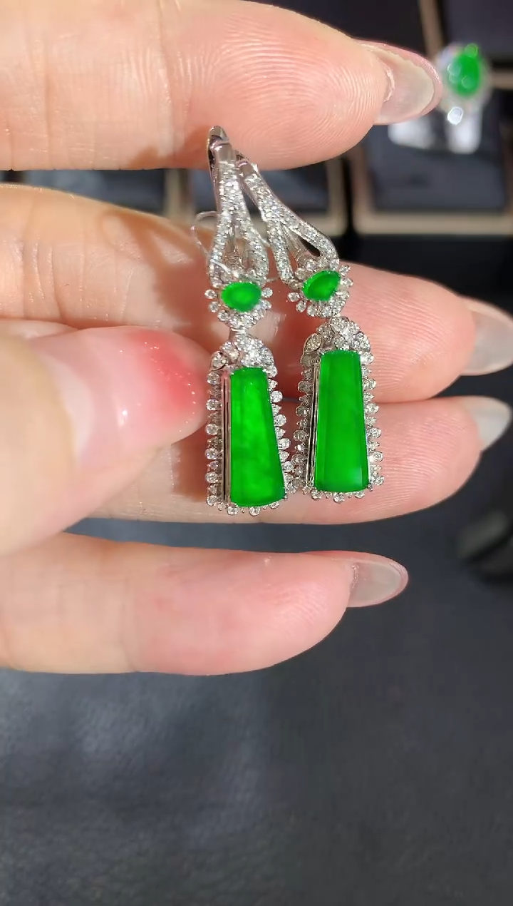 【闪购商品】翡翠耳饰18K金镶嵌C28 多样性发货一件