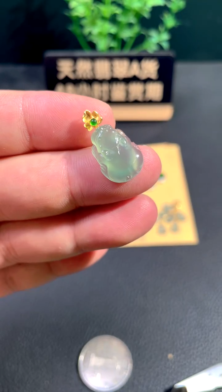 颈饰18K金镶嵌翡翠翡翠