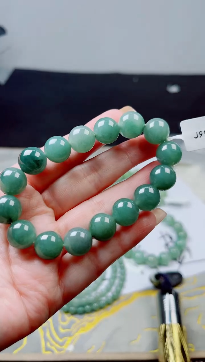 未镶嵌定制翡翠翡翠