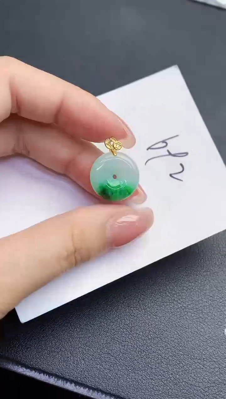 翡翠未镶嵌颈饰000000000000