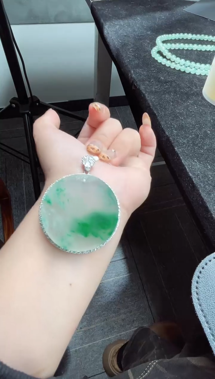 吊坠(赠链)银S925镶嵌石英质玉（非洲翠）10.90无事牌