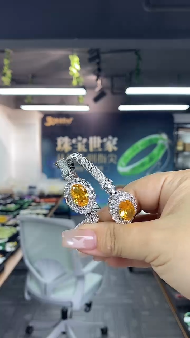 水晶手镯未镶嵌多样性发其一颜色微差