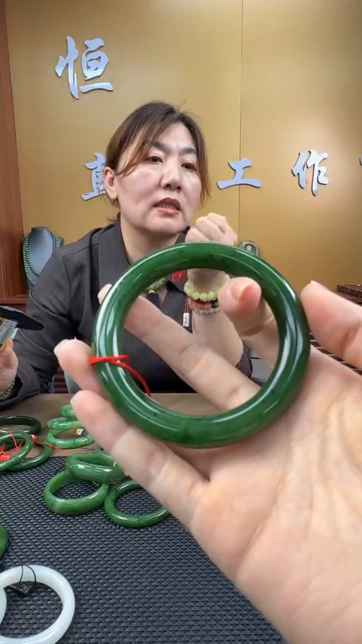 颈饰未镶嵌和田玉手镯59
