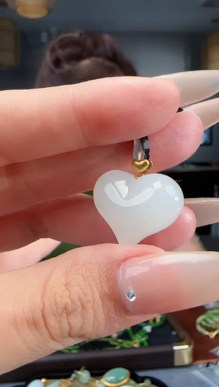 和田玉18K金镶嵌颈饰111