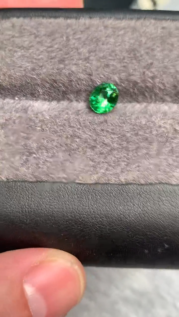 未镶嵌裸石石榴石（沙弗莱）23-7 W1.63ct卡扎尼裸石