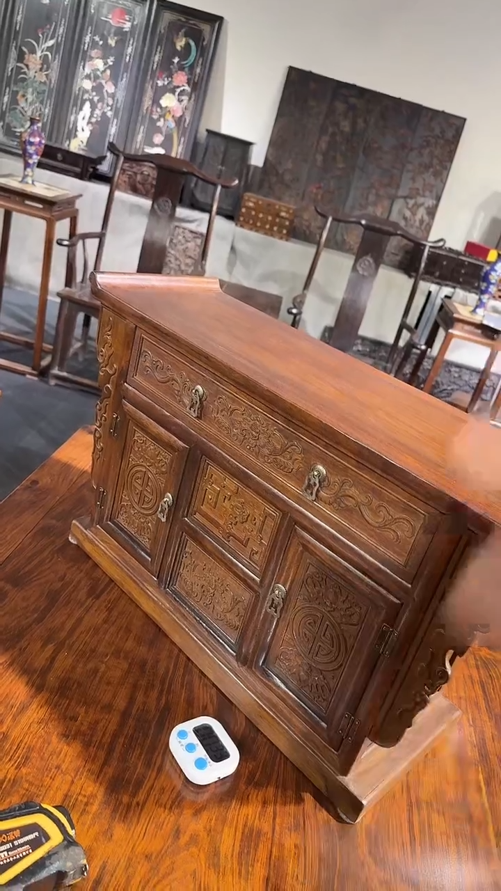 木用****4海黄翘头蝴蝶柜