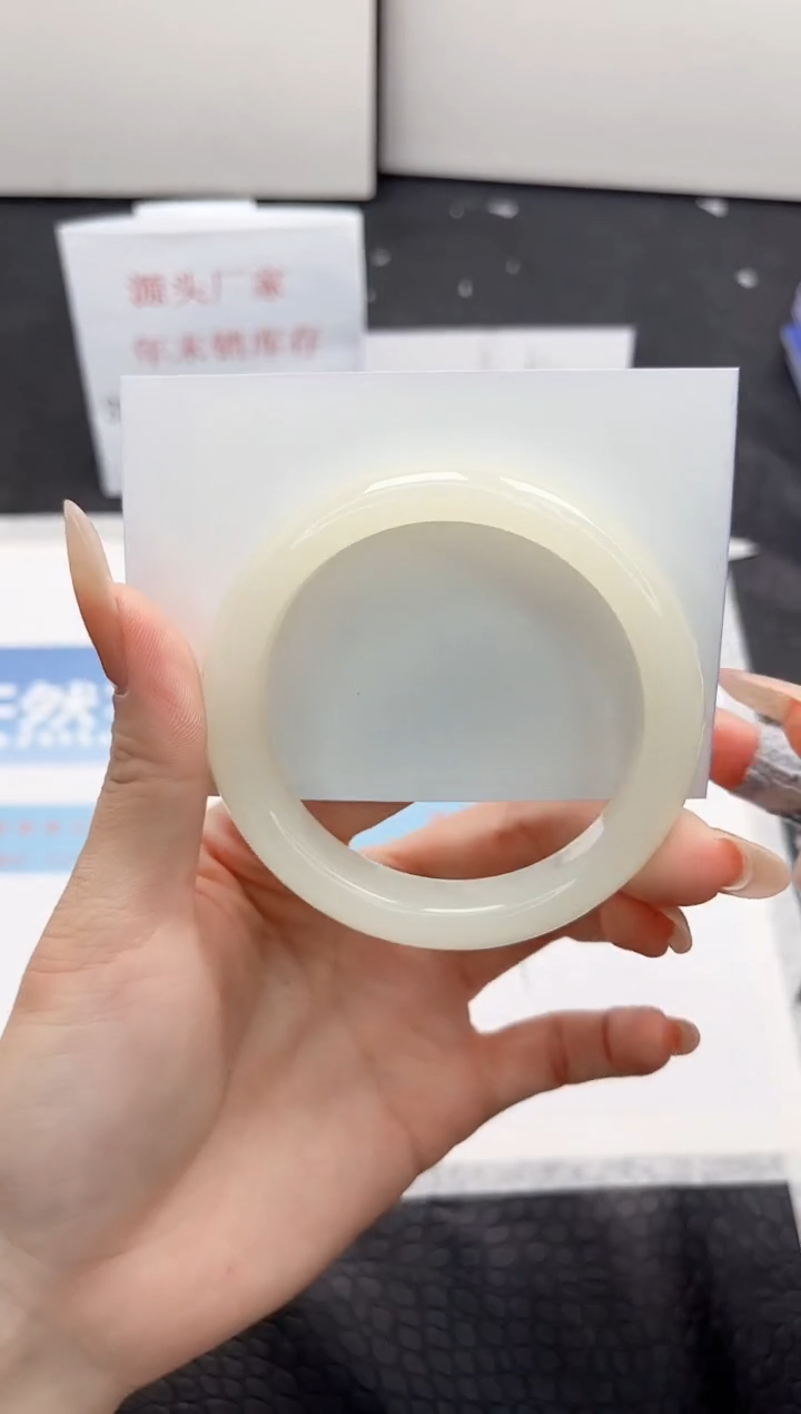 【闪购商品】石英质玉手镯未镶嵌Q348-56.4