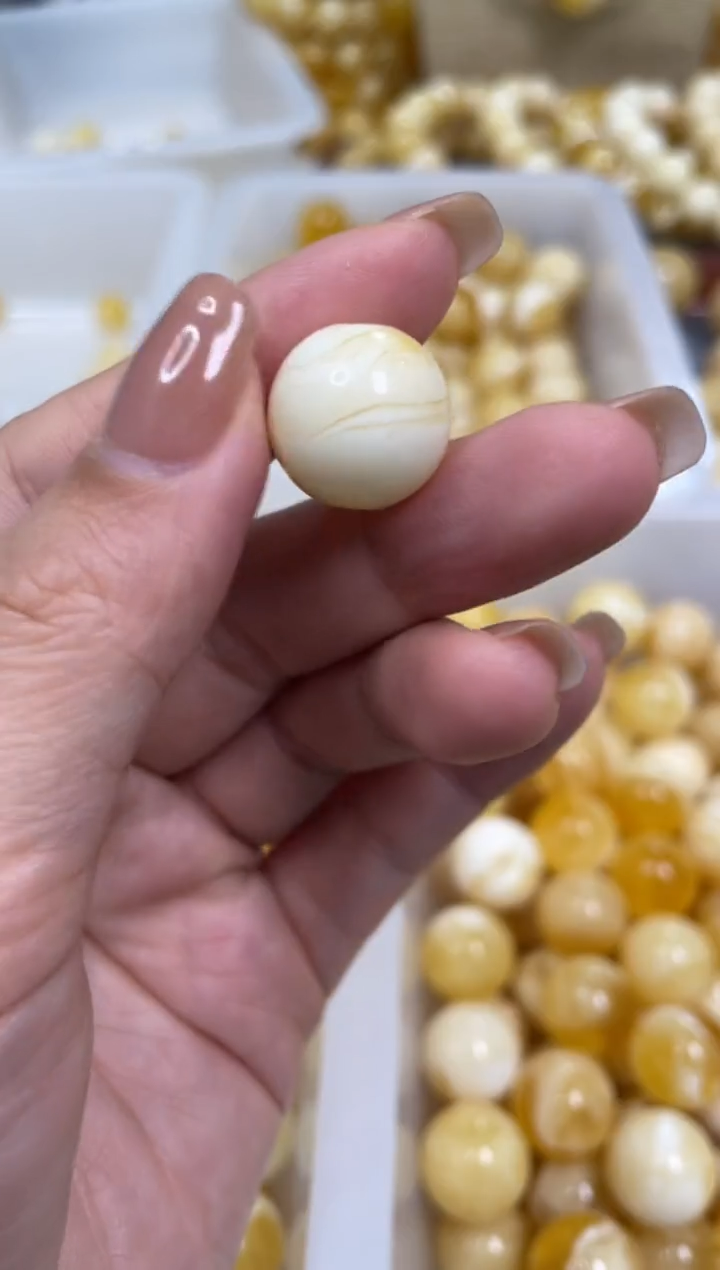 【闪购商品】琥珀颈饰未镶嵌原矿俄料蜜蜡圆珠
