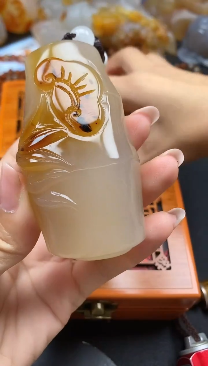 未镶嵌1玛瑙/玉髓用****1ll