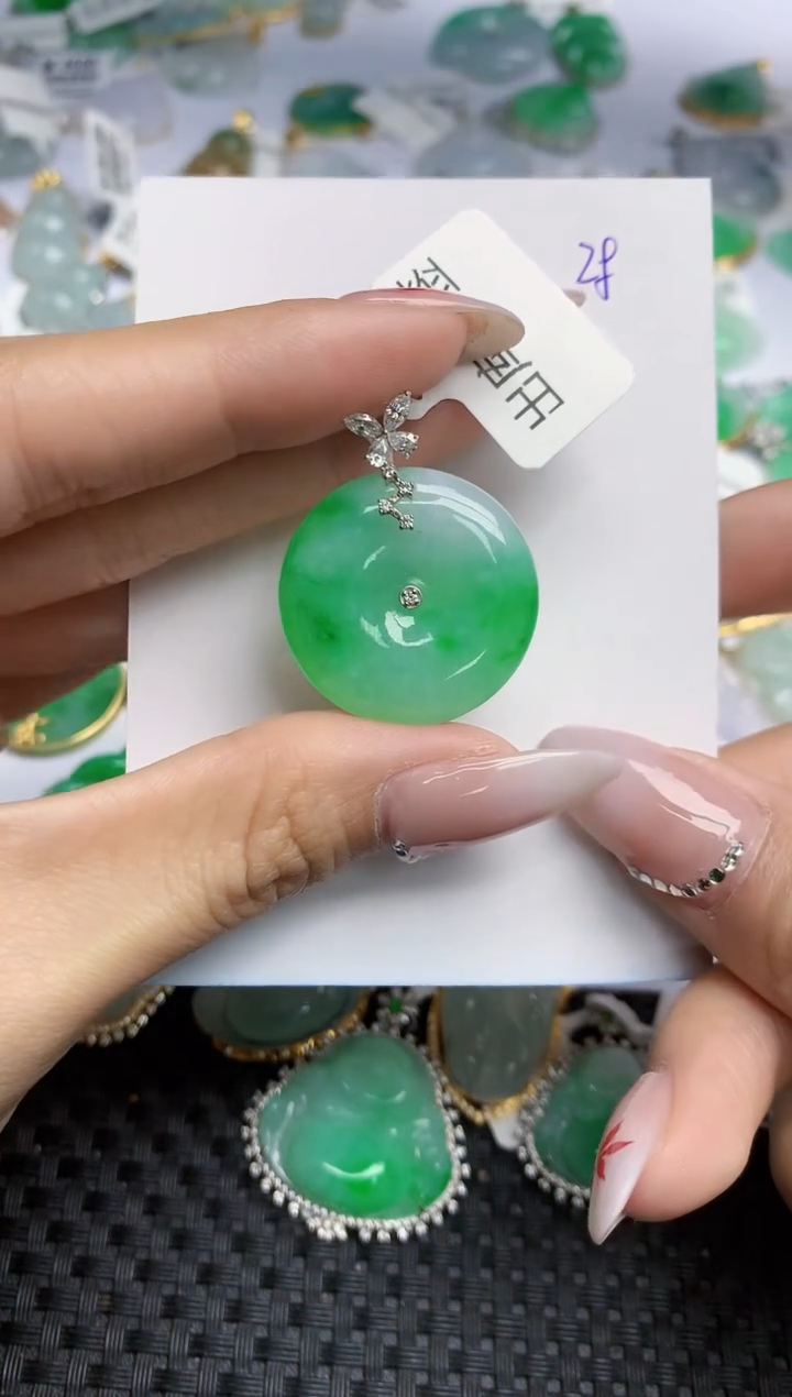 【闪购商品】翡翠颈饰18K金镶嵌天然翡翠A货