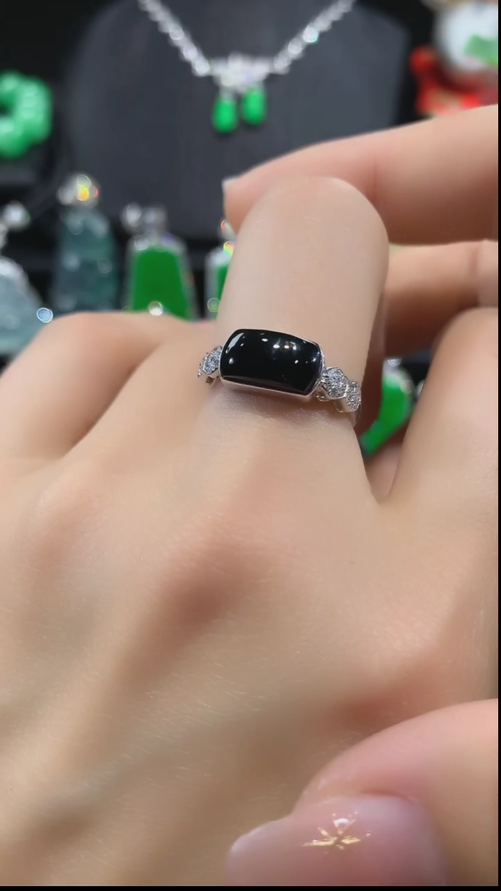 【闪购商品】翡翠戒指18K金镶嵌戒圈 