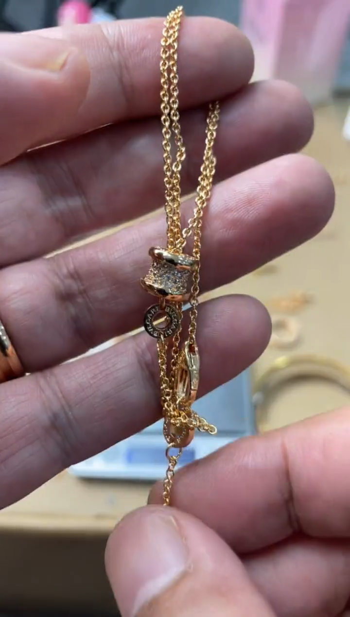 瓷片嘉荣当康大姐fu的总铺