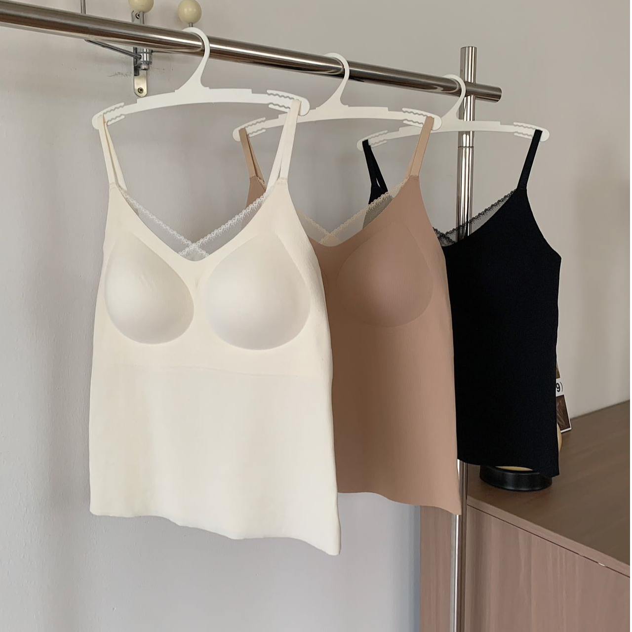 执感3388领口蕾丝轻暖养肤衣绒养肤衣无痕一体式背心