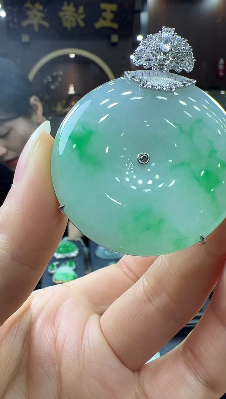 【闪购商品】翡翠挂件18K金镶嵌平安扣不含链