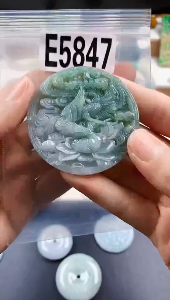 颈饰未镶嵌翡翠天然翡翠吊坠挂件