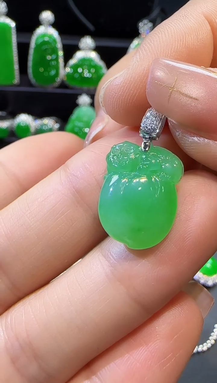【闪购商品】翡翠吊坠(不含链)18K金镶嵌吊坠