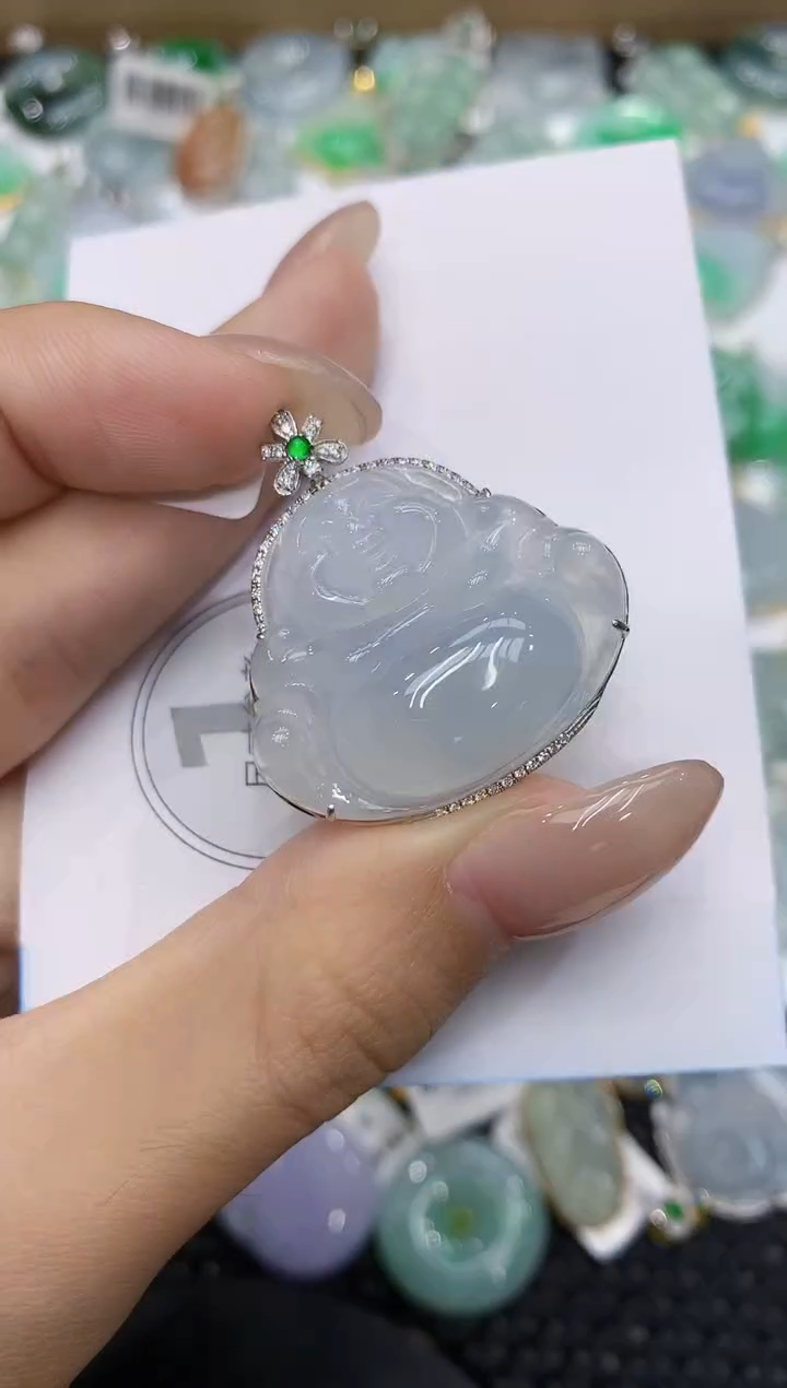 翡翠18K金镶嵌颈饰111111111111