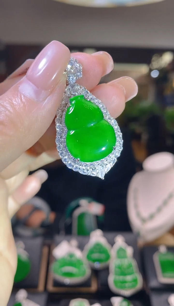 【闪购商品】翡翠吊坠(不含链)未镶嵌翡翠吊坠
