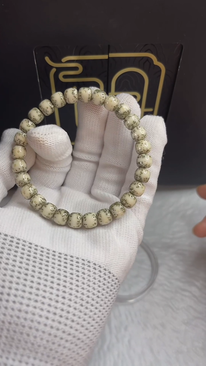 手串星月菩提小驼包8x7.d384