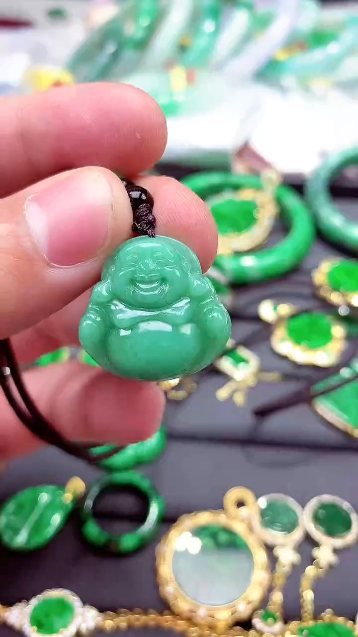 【闪购商品】翡翠颈饰未镶嵌颈饰