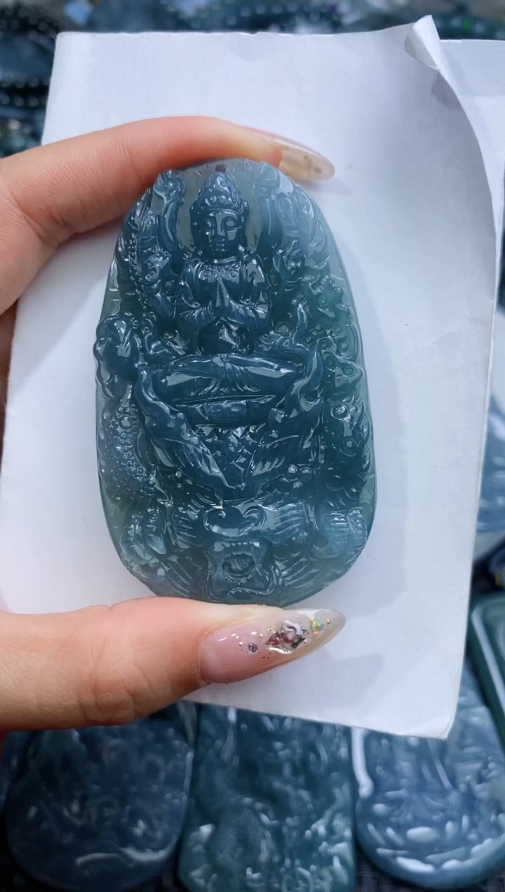 【闪购商品】翡翠颈饰未镶嵌          