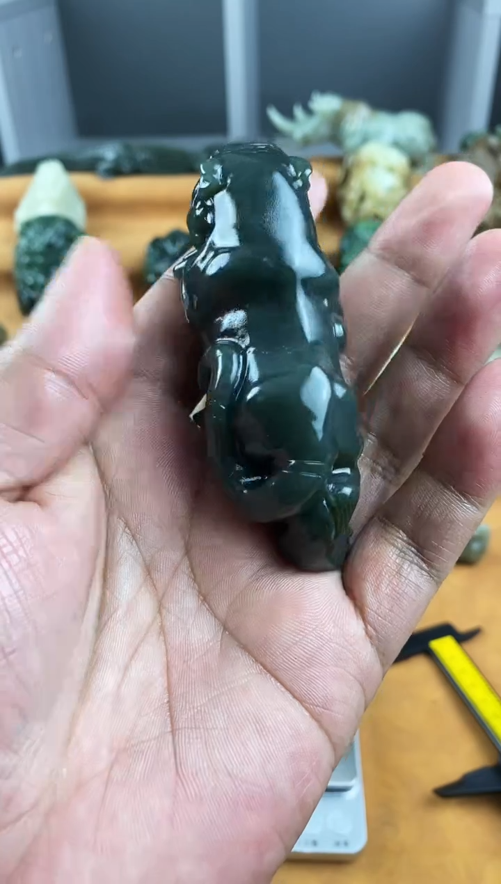未镶嵌和田玉把件1