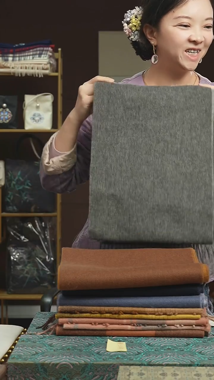 刺绣湘传礼羊毛围巾