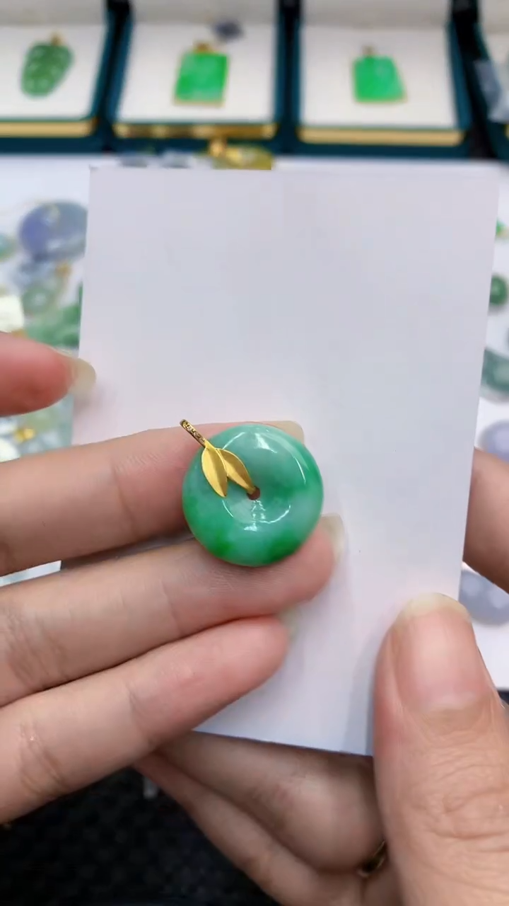 【闪购商品】翡翠颈饰18K金镶嵌            8